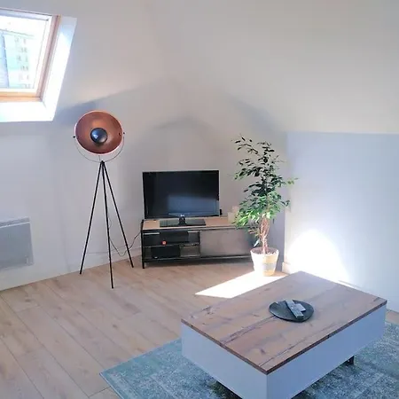 Le 5a Apartment